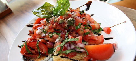 Village Lane Cafe & Wine Bar - Tourism Noosa 3