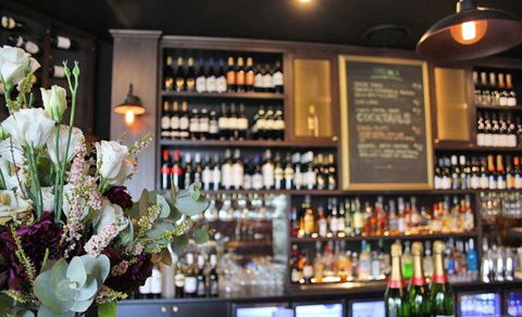 Village Lane Cafe & Wine Bar - Tourism Noosa 5