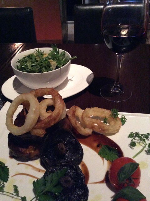 O Bar & Restaurant - Tourism Noosa 2