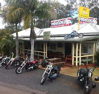 Apple Tree Creek Hotel - Tourism Noosa