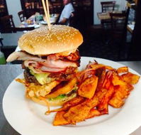 Gin Gin Hotel - Tourism Noosa