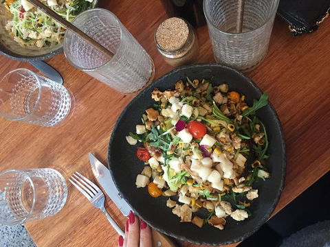 FacePlant Cafe - Tourism Noosa 0