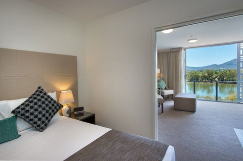 Empire Apartment Hotel - Tourism Noosa 4