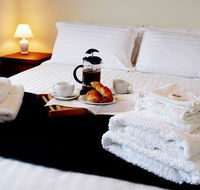 Hut on the Hill BB - Tourism Noosa