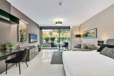 Good Life Suites - Tourism Noosa 11