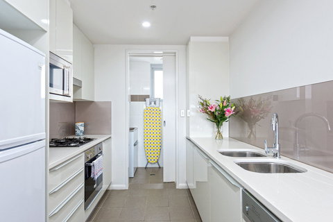 Astra Apartments North Sydney - Tourism Noosa 5