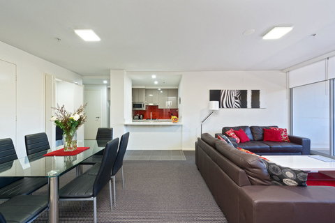 Astra Apartments North Sydney - Tourism Noosa 8
