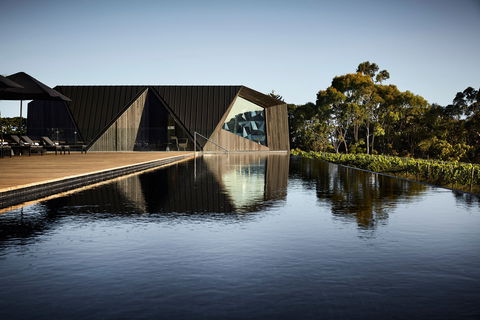 Jackalope Hotel - Tourism Noosa 6