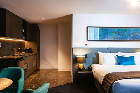 Eatons Hill Hotel - Tourism Noosa 9