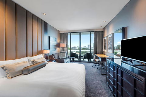 Gambaro Hotel - Tourism Noosa 5