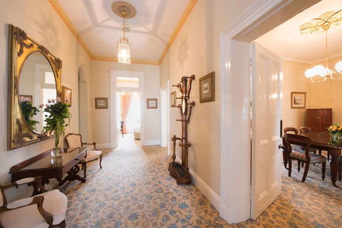 The Hotel Windsor - Tourism Noosa 9