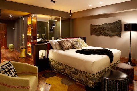 QT Sydney - Tourism Noosa 9