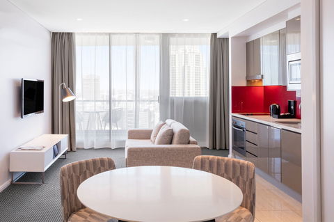 Meriton Suites Campbell Street - Tourism Noosa 7