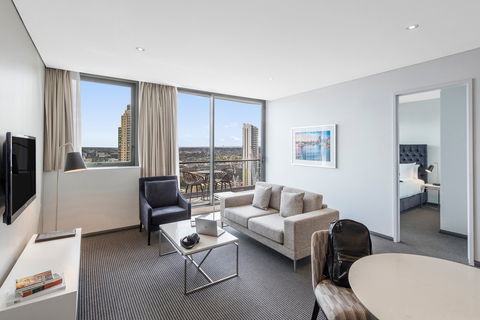 Meriton Suites Campbell Street - Tourism Noosa 9