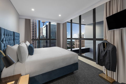 Meriton Suites Pitt Street - Tourism Noosa 2