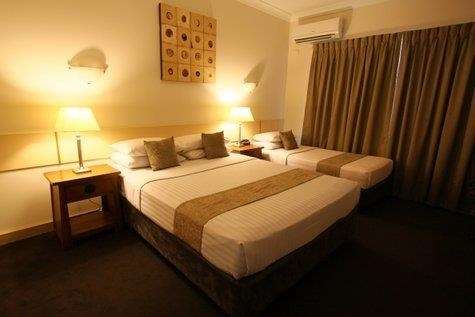 Emerald Maraboon Motor Inn - Tourism Noosa 3