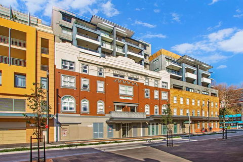 Terminus Apartment Hotel, Ascend Coll - Tourism Noosa 0