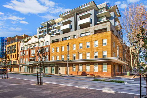 Terminus Apartment Hotel, Ascend Coll - Tourism Noosa 1