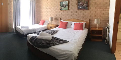 Golden Chain Aalana Motor Inn - Tourism Noosa 1