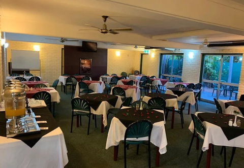 Pine Tree Motel - Tourism Noosa 2