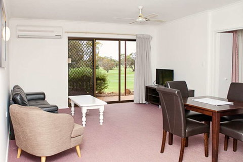 Comfort Inn & Suites Riverland - Tourism Noosa 4