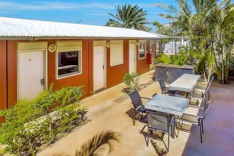 Econo Lodge Karratha - Tourism Noosa 13