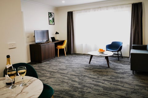 Governor Macquarie Motor Inn - Tourism Noosa 5