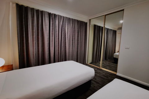 Governor Macquarie Motor Inn - Tourism Noosa 9