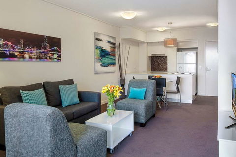 Evolution Apartments - Tourism Noosa 1