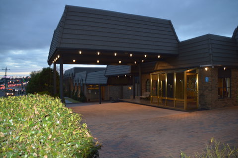 Rowville International Hotel - Tourism Noosa 1