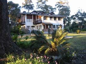 Chalet Swisse Spa - Tourism Noosa 0