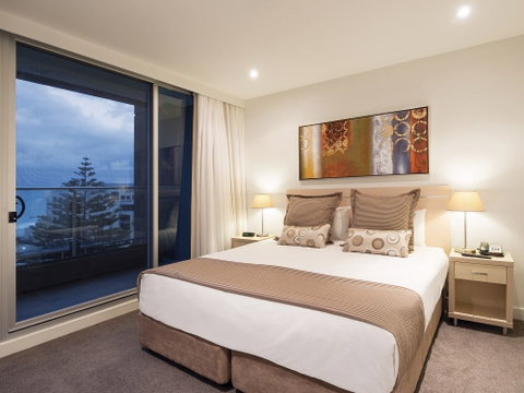Oaks Liberty Towers - Tourism Noosa 1