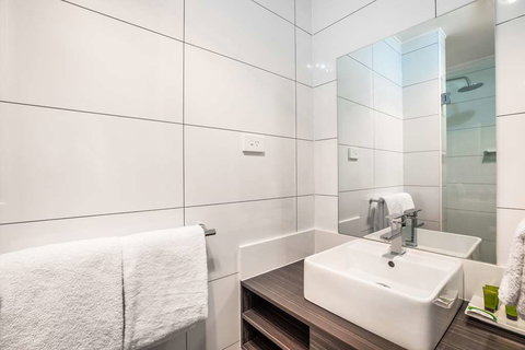 Nightcap at The Ranch Hotel - Tourism Noosa 1