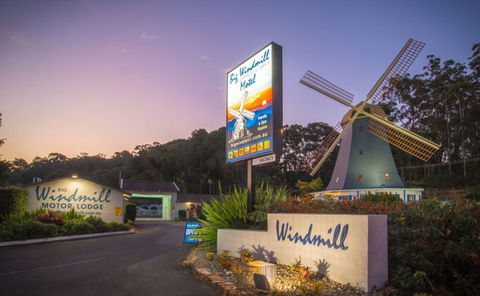 The Big Windmill Motor Lodge - Tourism Noosa 0