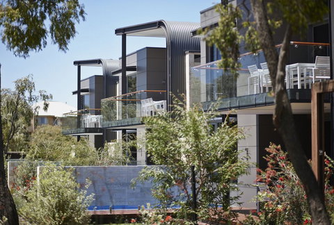 Aqua Resort - Tourism Noosa 0