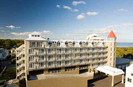 Deep Blue Hotel & Hot Springs - Tourism Noosa 0