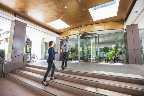 Crowne Plaza Canberra - Tourism Noosa 0