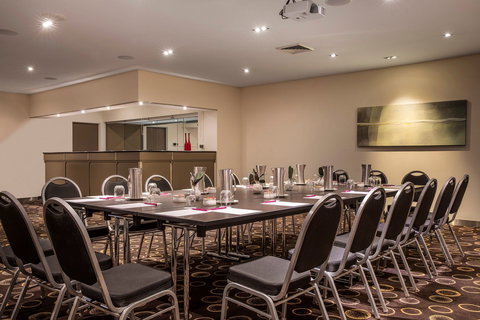Crowne Plaza Canberra - Tourism Noosa 10