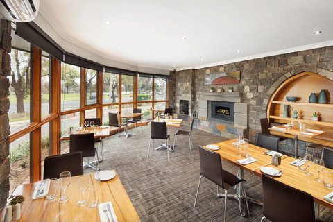 Julie-Anna Bendigo - Tourism Noosa 9