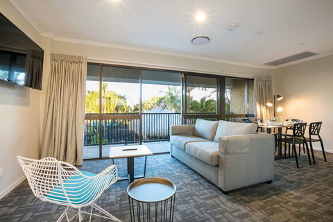 Kawana Waters Hotel By NightCap - Tourism Noosa 5