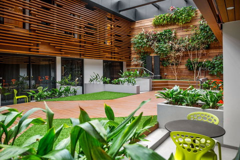 Jasper Hotel - Tourism Noosa 1