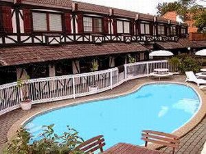 Golden Chain Ascot Motor Inn - Tourism Noosa 2