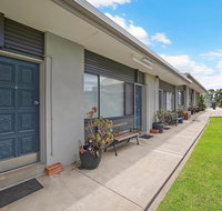 Hamilton Lakeside Motel - Tourism Noosa