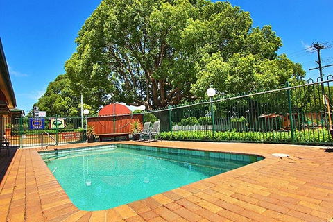 Garden City Motor Inn - Tourism Noosa 1