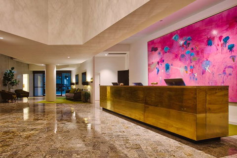 Eatons Hill Hotel - Tourism Noosa 1