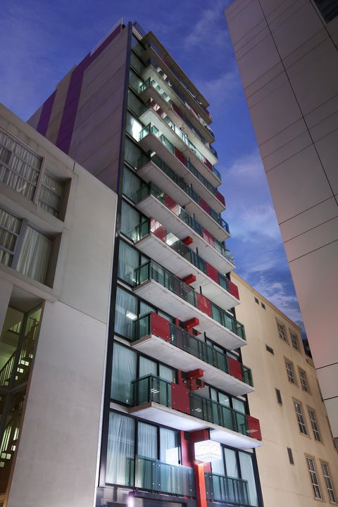 Fraser Place Melbourne - Tourism Noosa 0