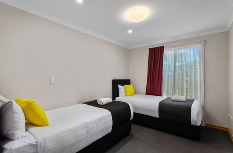 Eastgate On The Range Motel - Tourism Noosa 1