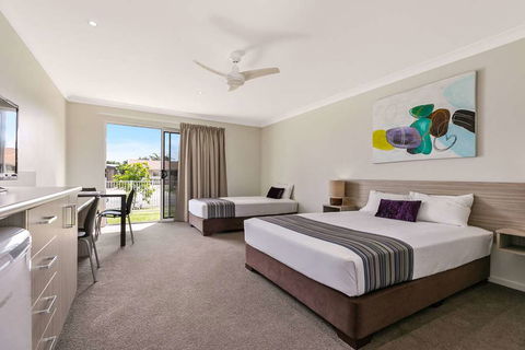 Econo Lodge Beachside - Tourism Noosa 10