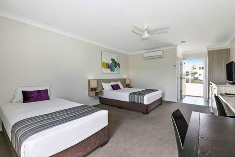 Econo Lodge Beachside - Tourism Noosa 11