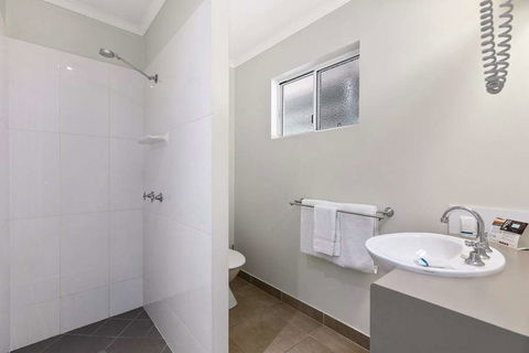 Econo Lodge Beachside - Tourism Noosa 16